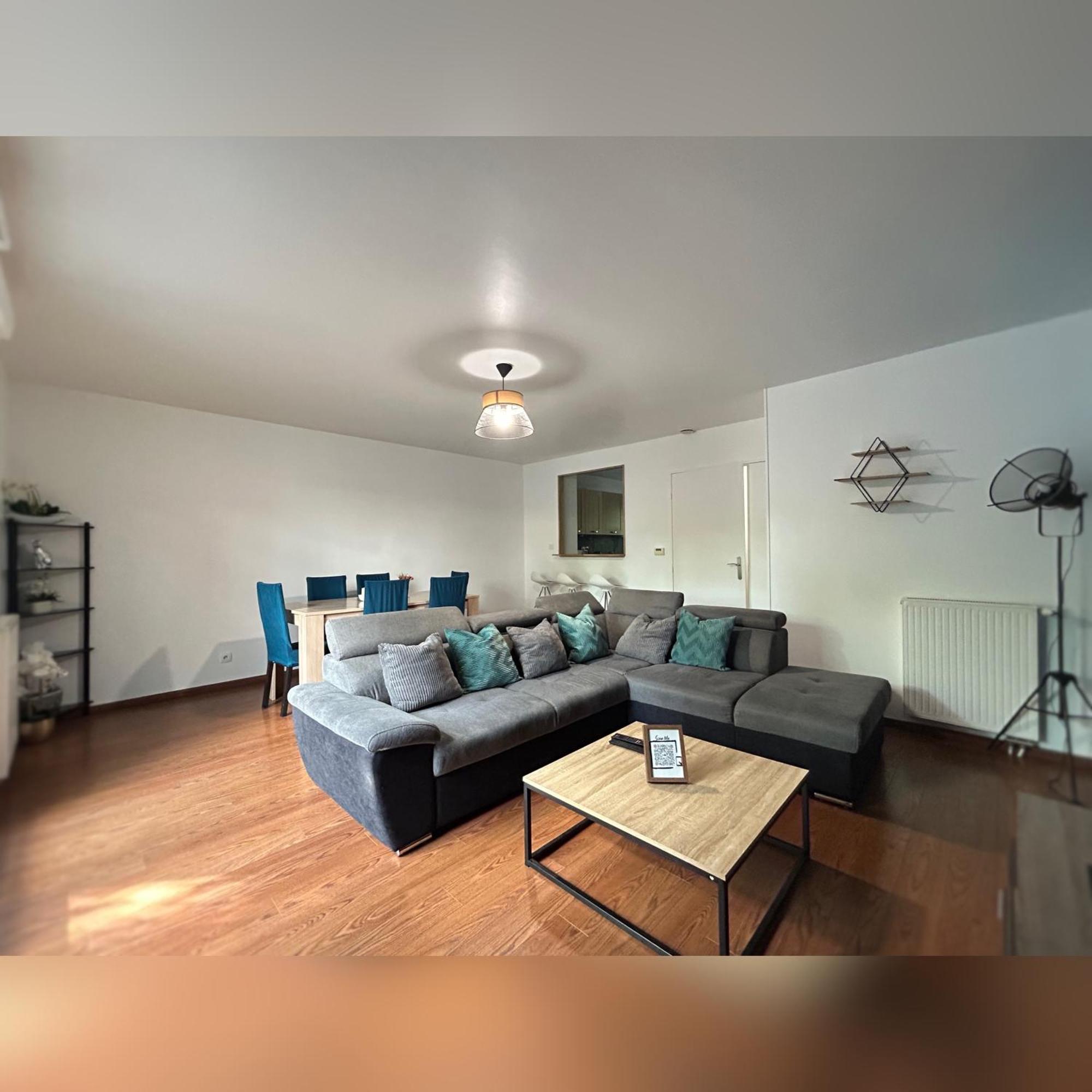 Le Duplex Chessy - 15Min From Disneyland - 2 Private Parkings - Garden - Kingsize & Queensize Bed - Supermarket Behind The House المظهر الخارجي الصورة