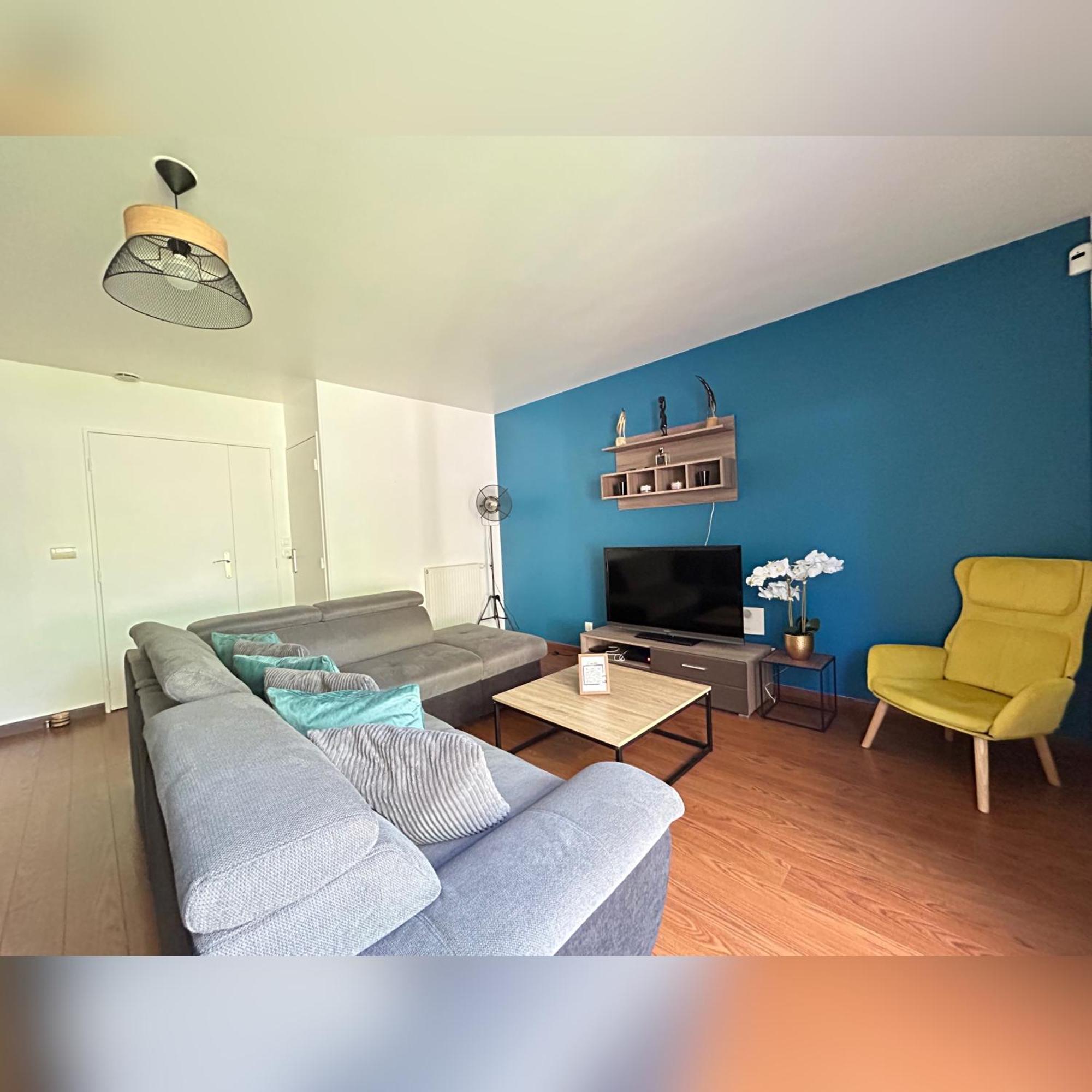 Le Duplex Chessy - 15Min From Disneyland - 2 Private Parkings - Garden - Kingsize & Queensize Bed - Supermarket Behind The House المظهر الخارجي الصورة